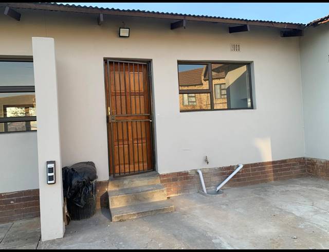 3 BEDROOM HOUSE FOR SALE IN HEIDELBERG CENTRAL